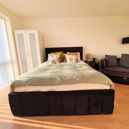 ברמינגהאם Contemporary Modern Studio Apartment - City Centre מראה חיצוני תמונה