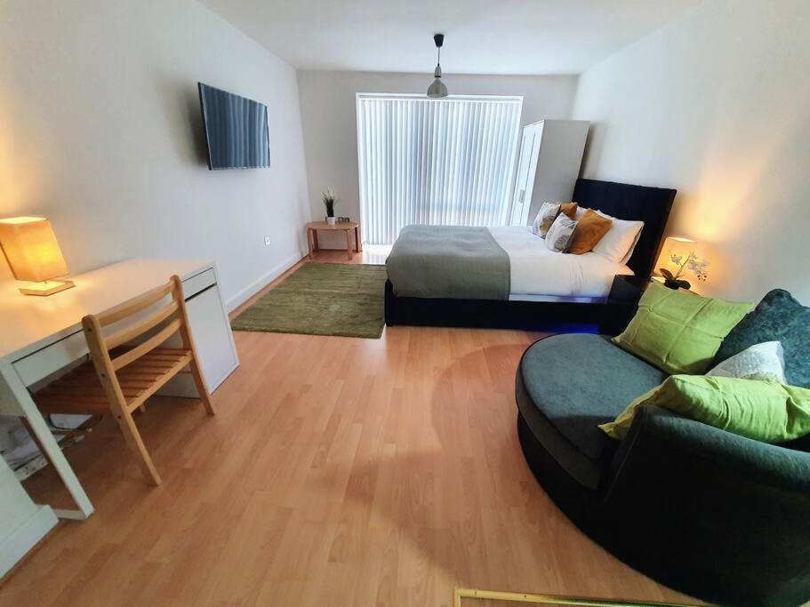 ברמינגהאם Contemporary Modern Studio Apartment - City Centre מראה חיצוני תמונה