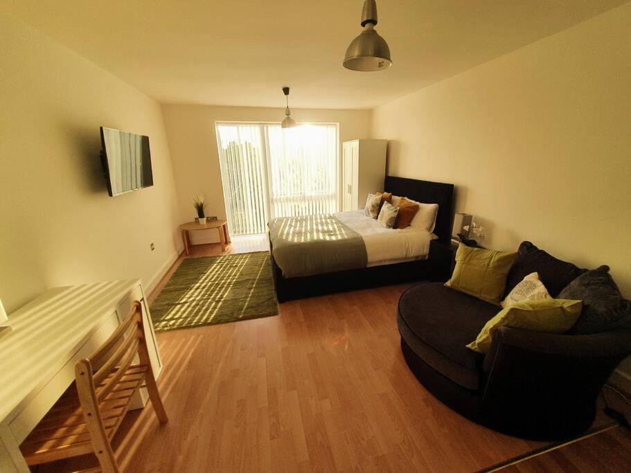 ברמינגהאם Contemporary Modern Studio Apartment - City Centre מראה חיצוני תמונה